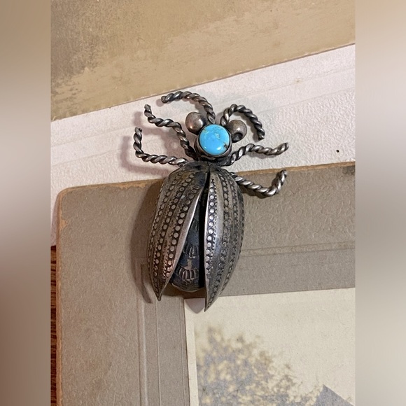 Vintage Sterling Silver Native American Turquoise Flying Beetle Brooch - Picture 7 of 10
